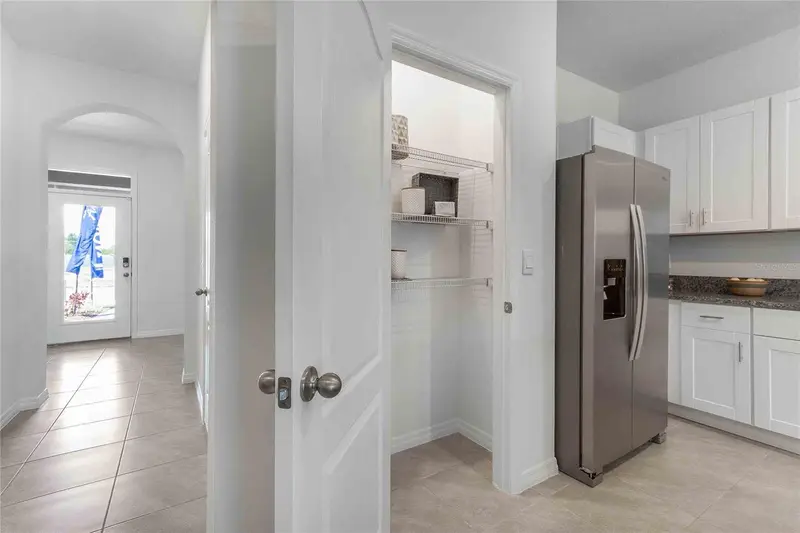 1371 Isleta Loop, FL