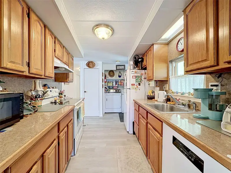 5206 Wisteria Cir, FL