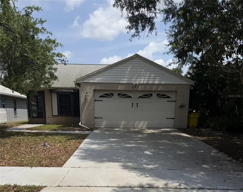 692 Bellingham Pl, FL