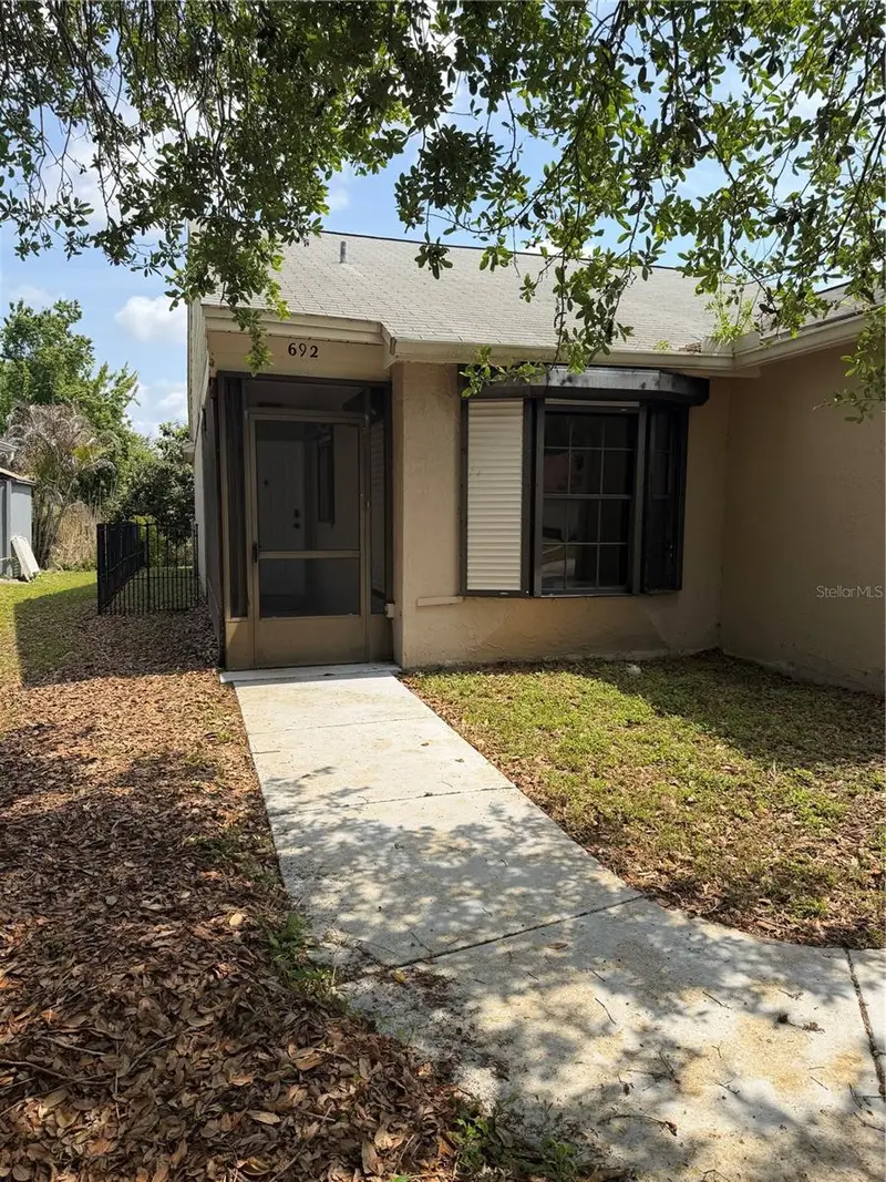 692 Bellingham Pl, FL