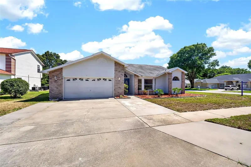 8404 Millwood Dr, FL