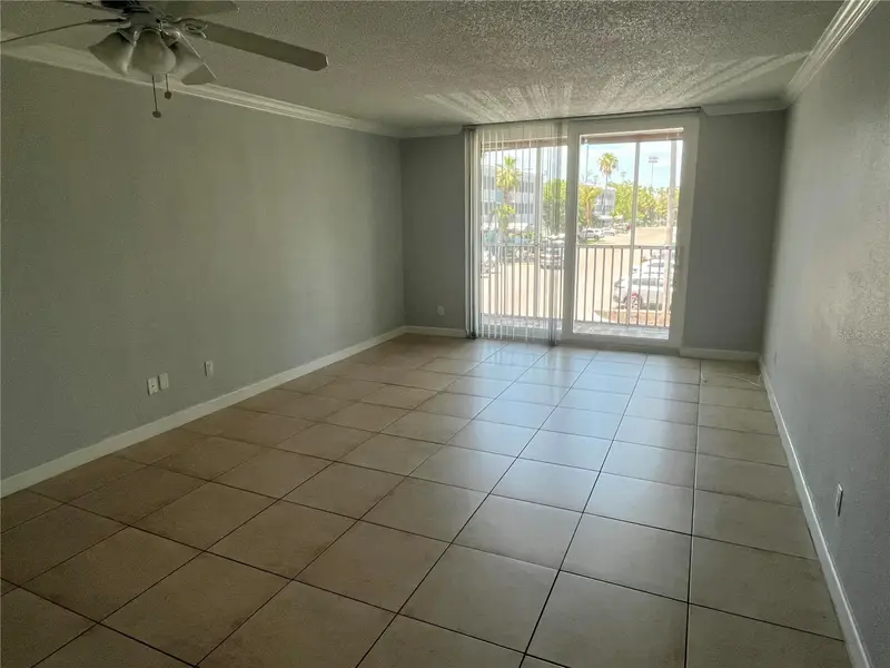 2650 Coconut Bay Ln Ln #527 (2j), FL