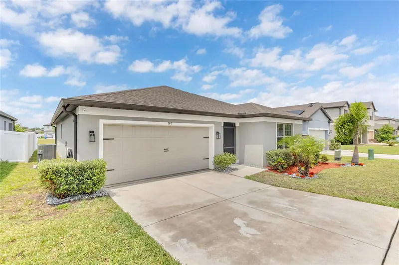 747 Citrus Isle Dr, FL