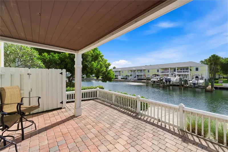 5070 Beach Dr Se #A, FL