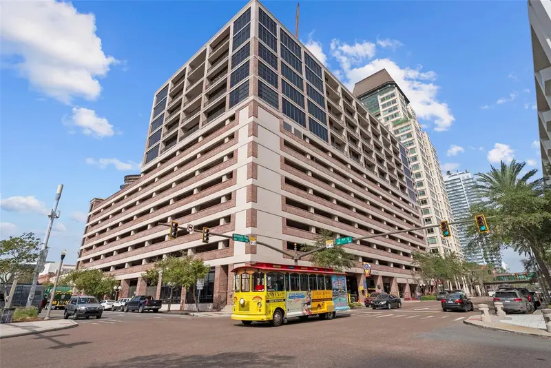 175 2nd St S #1007, FL