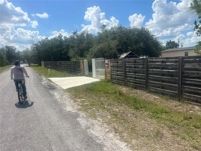 4 Eden Cemetery Rd, FL