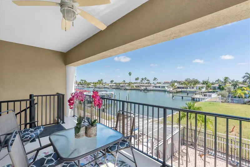 300 Capri Blvd #6, FL
