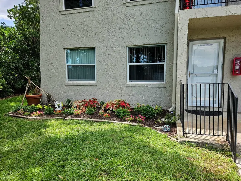 1103 Cypress Gardens Blvd #17, FL