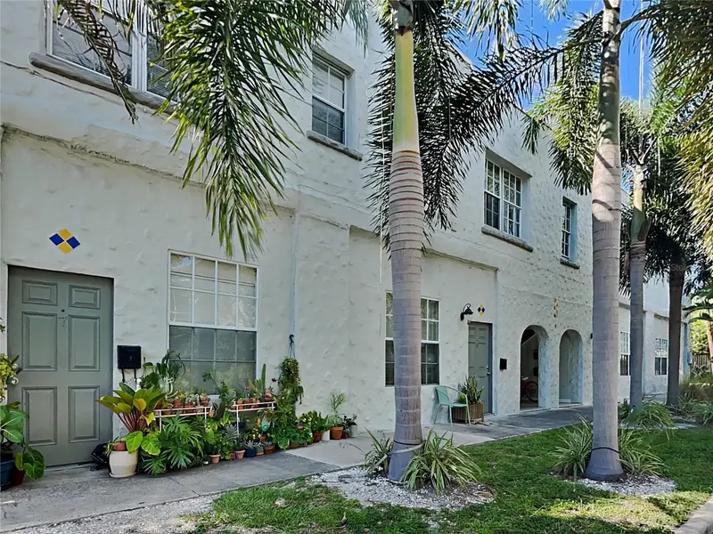 2305 W Texas Ave #5, FL