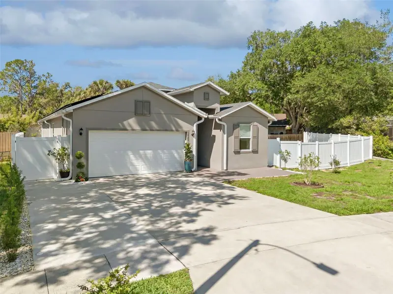 1020 Taproot Dr, FL
