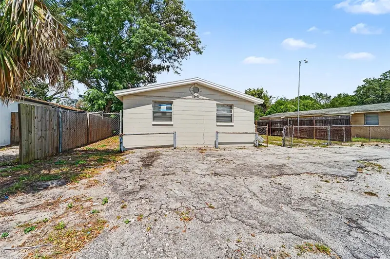 10112 N Lantana Ave, FL