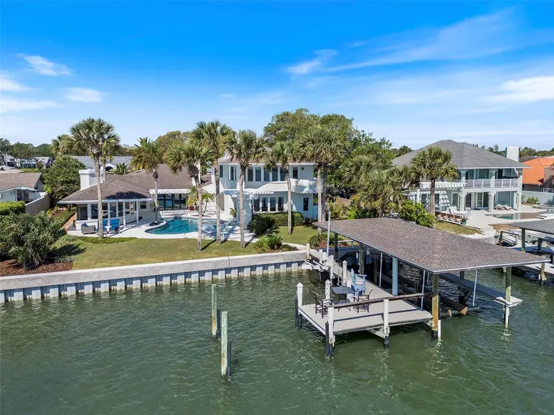 1215 Commodore Dr, FL