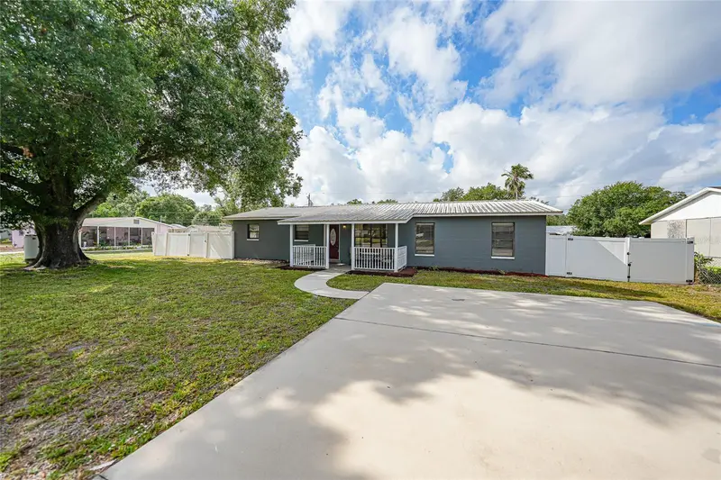 1741 Ne Trisha Dr, FL
