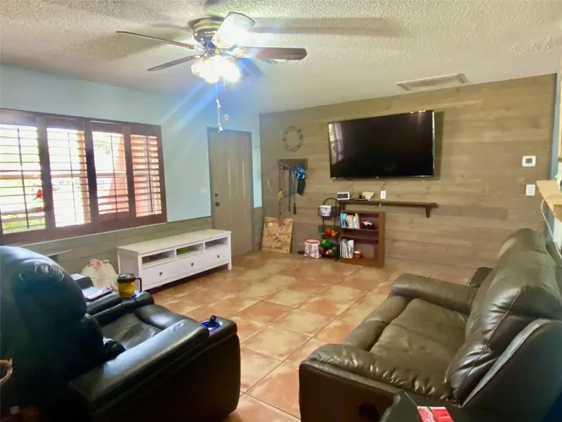 132 Rutgers Rd, FL