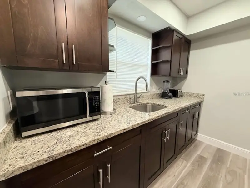 332 Avenue D Se, FL