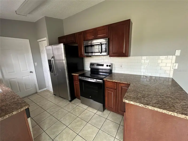 105 Cherokee Dr, FL