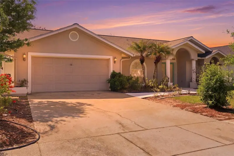 112 Augusta Cir, FL
