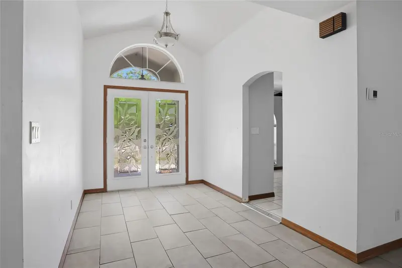 112 Augusta Cir, FL