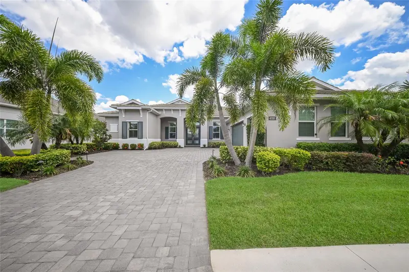 8310 Redonda Loop, FL