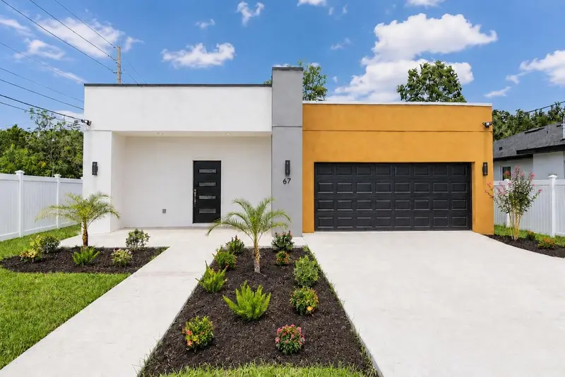 67 W 10th St, FL
