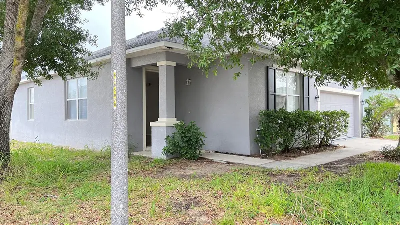 318 Sand Ridge Dr, FL