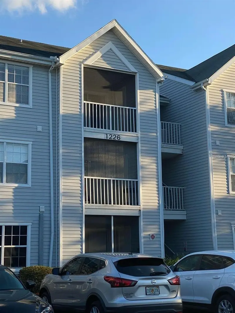 1226 Bermuda Lakes Ln #303, FL
