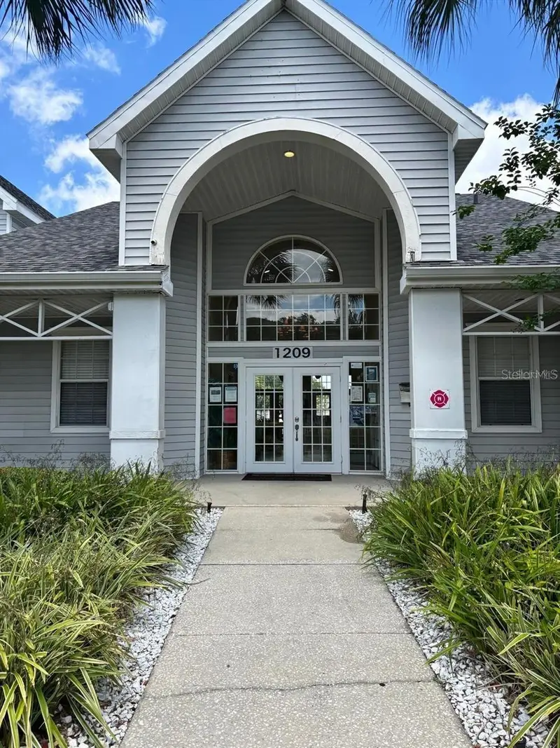 1226 Bermuda Lakes Ln #303, FL