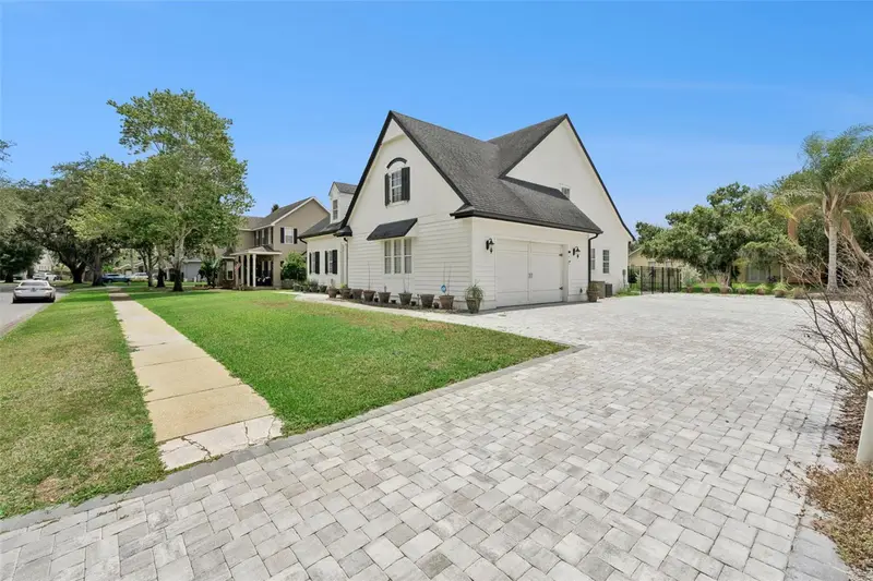 5210 Hammock Cir, FL