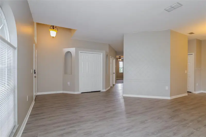 421 Peppermill Cir, FL