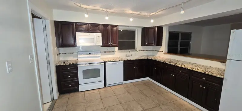 239 Annapolis Ln, FL