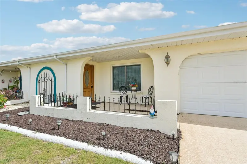 1607 Cloister Dr, FL