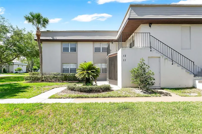 11 Windtree Ln #B, FL