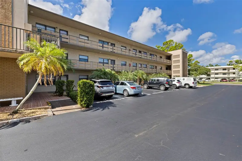 5975 Terrace Park Dr N #204, FL