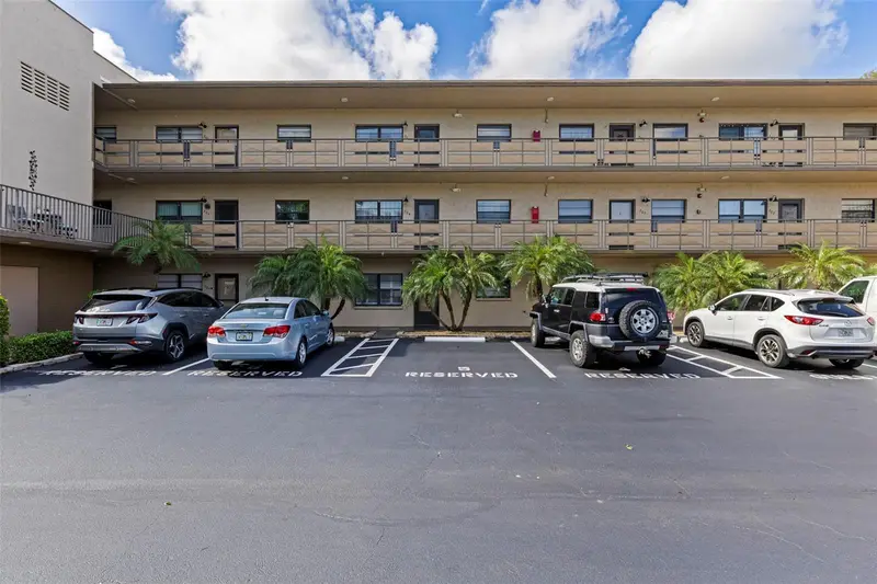 5975 Terrace Park Dr N #204, FL