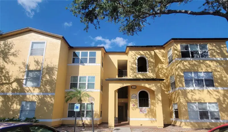 4528 Commander Dr #2011, FL