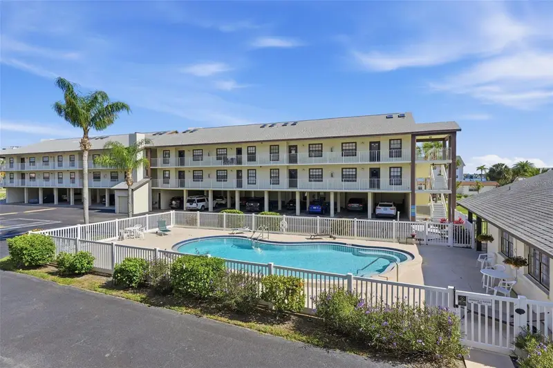 340 Causeway Blvd #107, FL