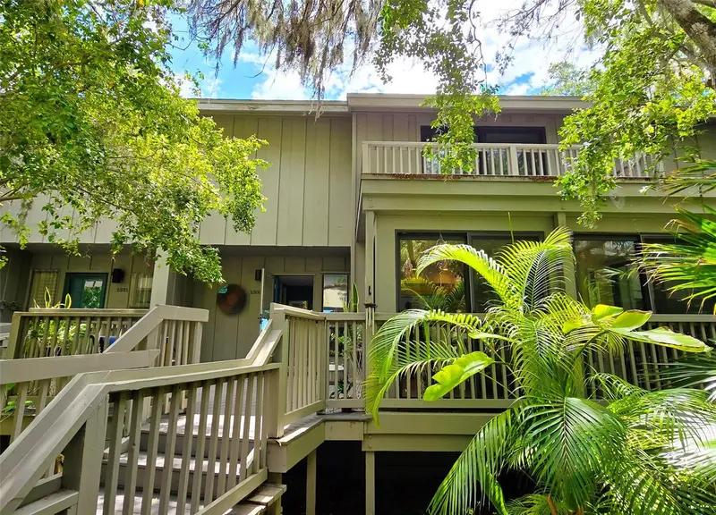 1335 Landings Dr #9, FL