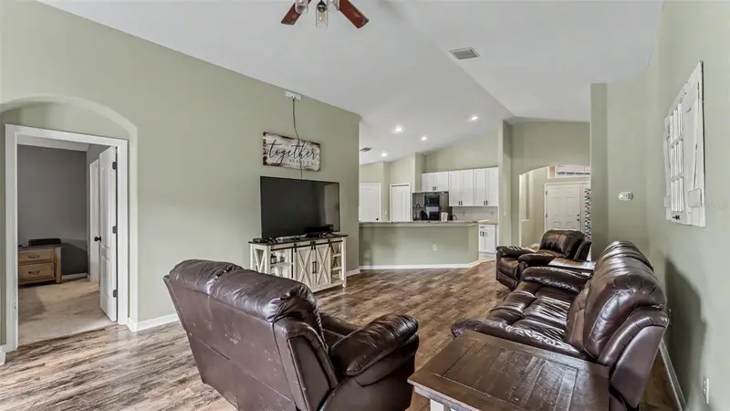 4727 Hickory Stream Ln, FL