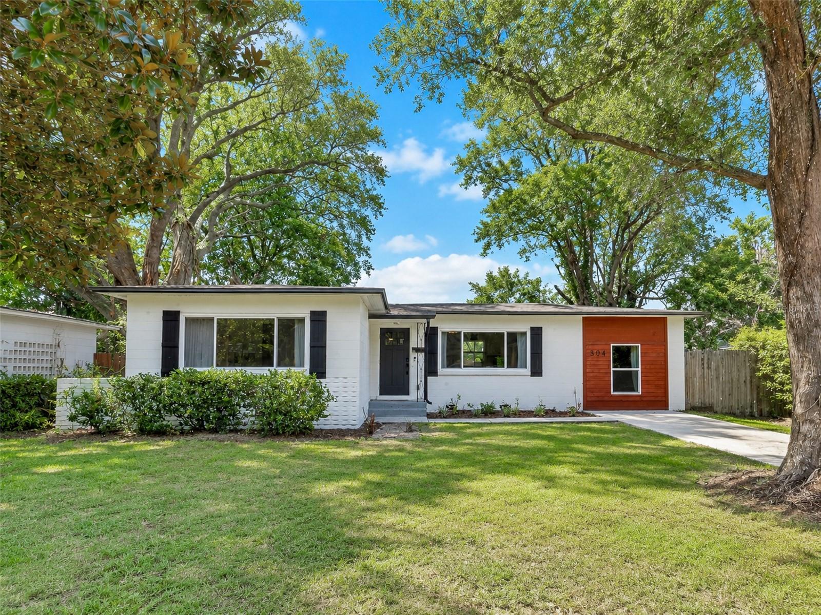 304 E Jersey St, FL