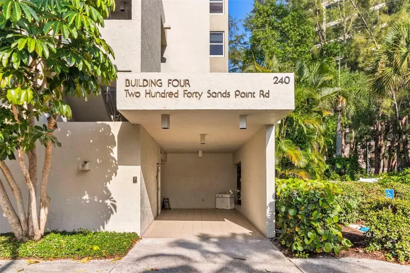 240 Sands Point Rd #4104, FL