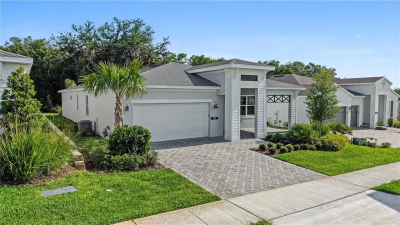 948 Club Cresswind Dr, FL