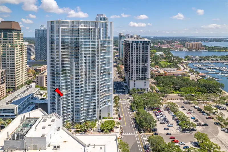 175 1st St S #1204, FL