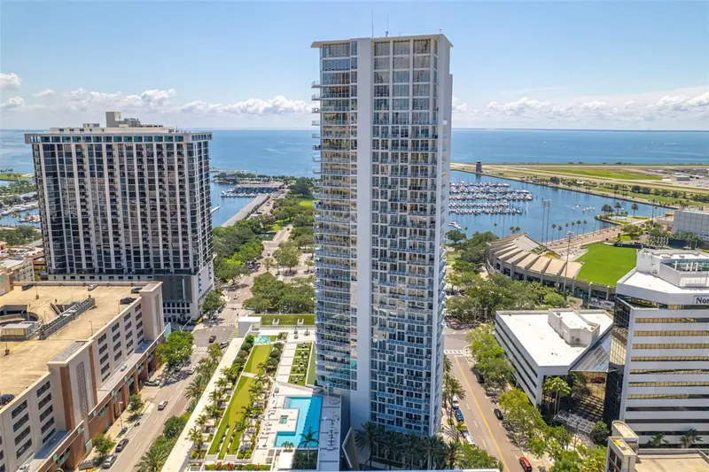 175 1st St S #1204, FL