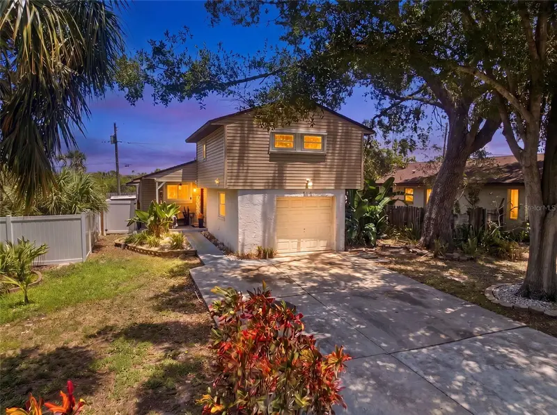 111 69th Ave N, FL
