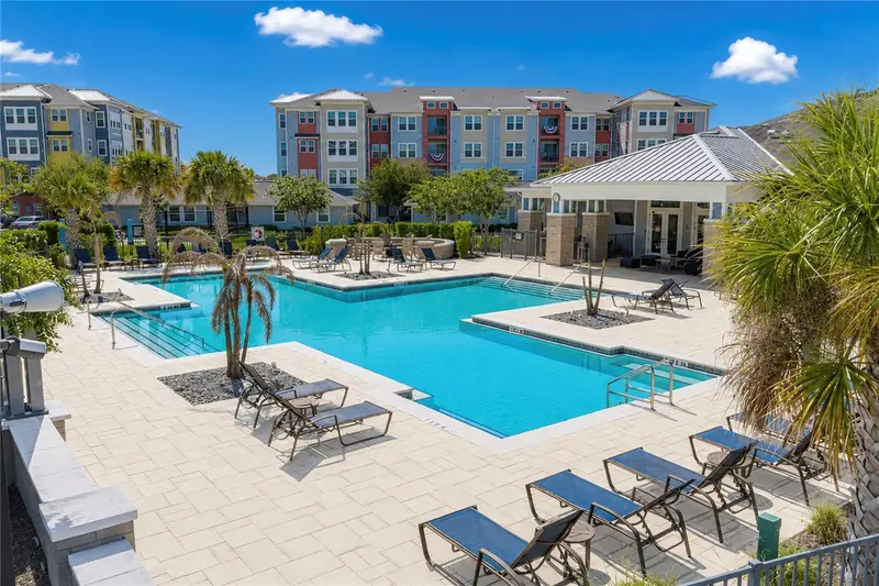 7521 Laureate Blvd #5305, FL