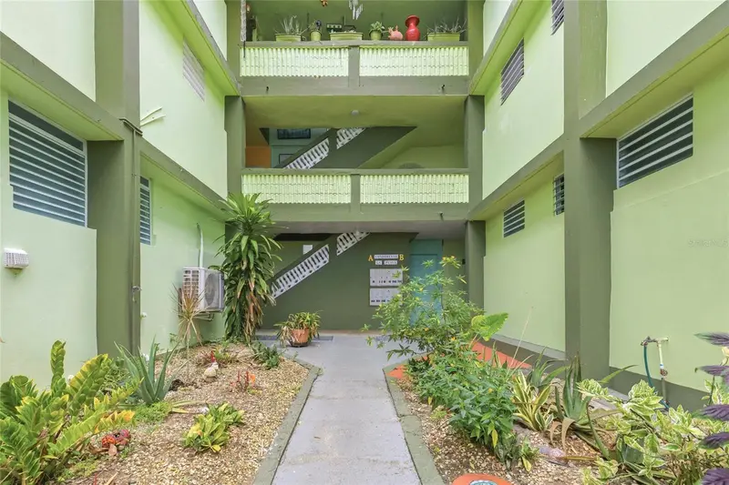 10 Calle Covalle Gandia St #201 B, PR