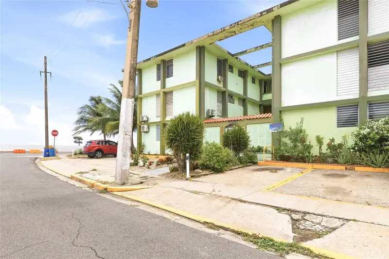 10 Calle Covalle Gandia St #201 B, PR