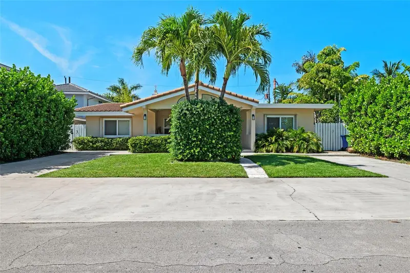 245 Avalon Ave, FL