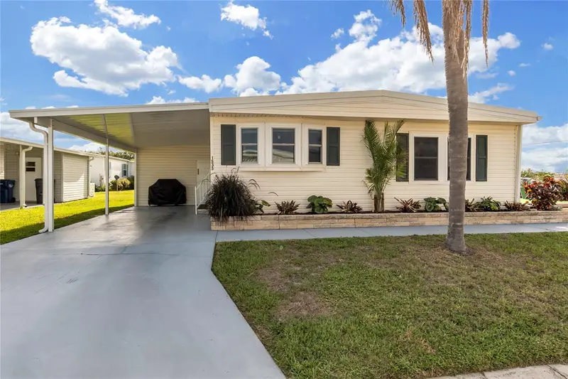 1535 45th Avenue Dr E, FL
