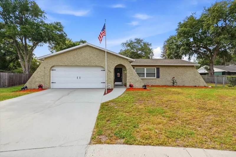 552 Hardenoak Blvd, FL